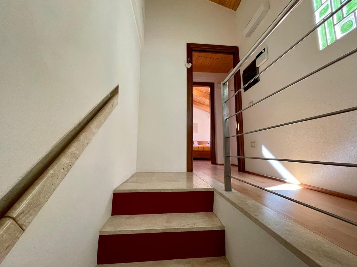 Domo Is Solus - Affittacamere - Living SantʼAntìoco Esterno foto